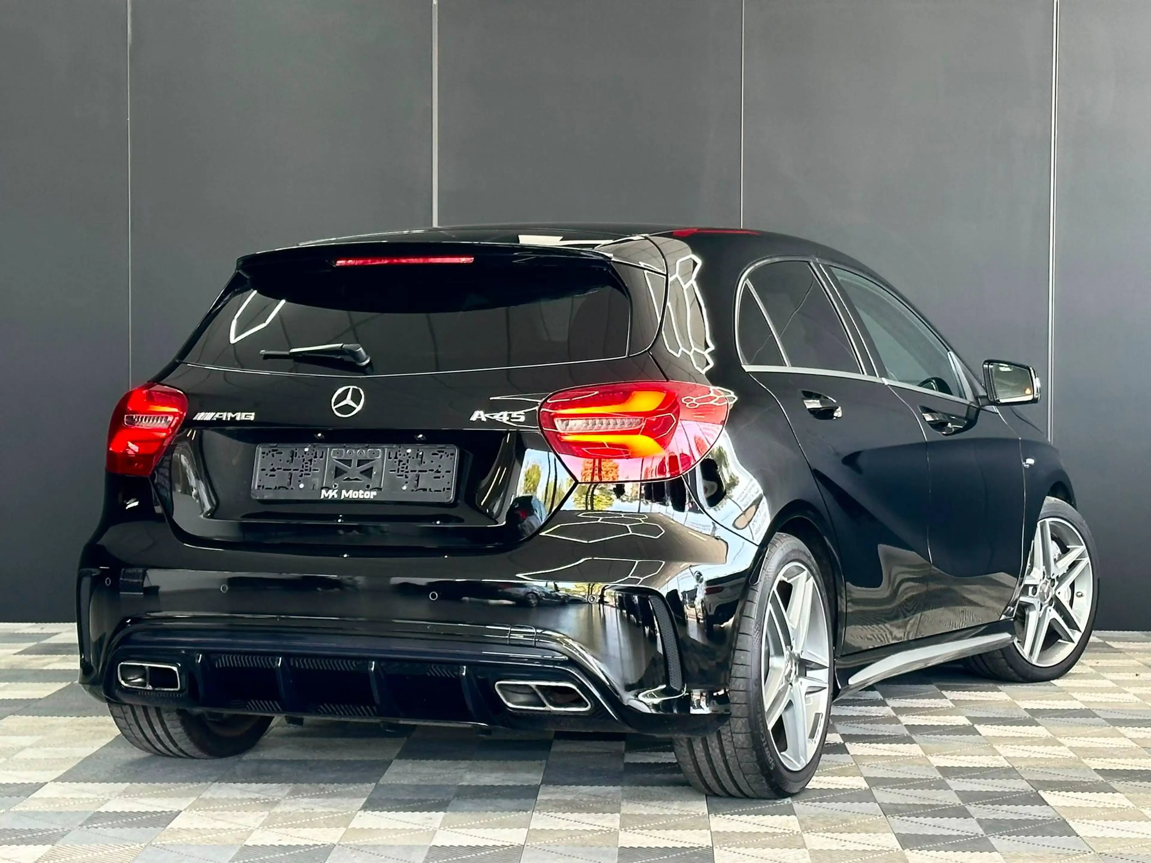 Mercedes-Benz A 45 AMG 🟢A 45 AMG 4-MATIC / FULL CARNET / BOITE AUTO / SIEGES CHAUFFANTS / ÉTAT SHOWROOM — photo 5