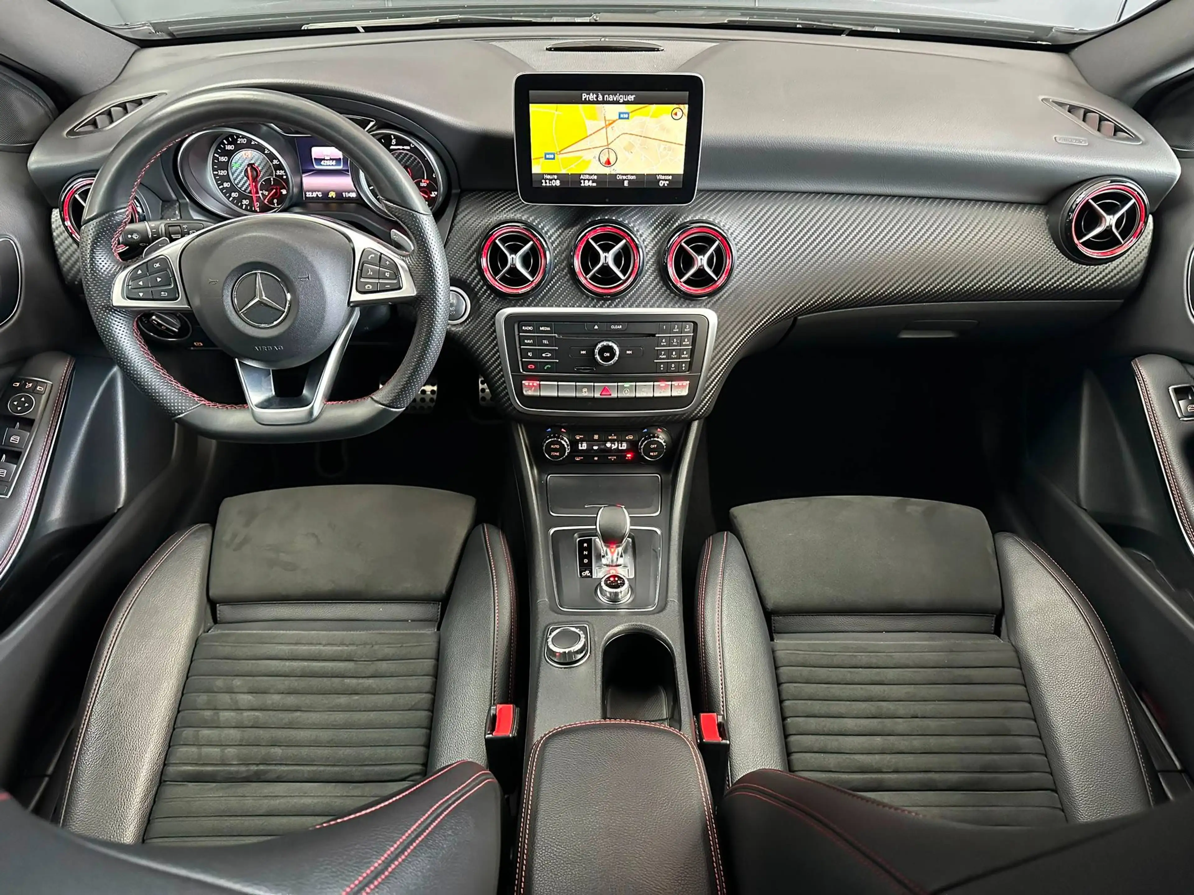 Mercedes-Benz A 45 AMG 🟢A 45 AMG 4-MATIC / FULL CARNET / BOITE AUTO / SIEGES CHAUFFANTS / ÉTAT SHOWROOM — photo 10