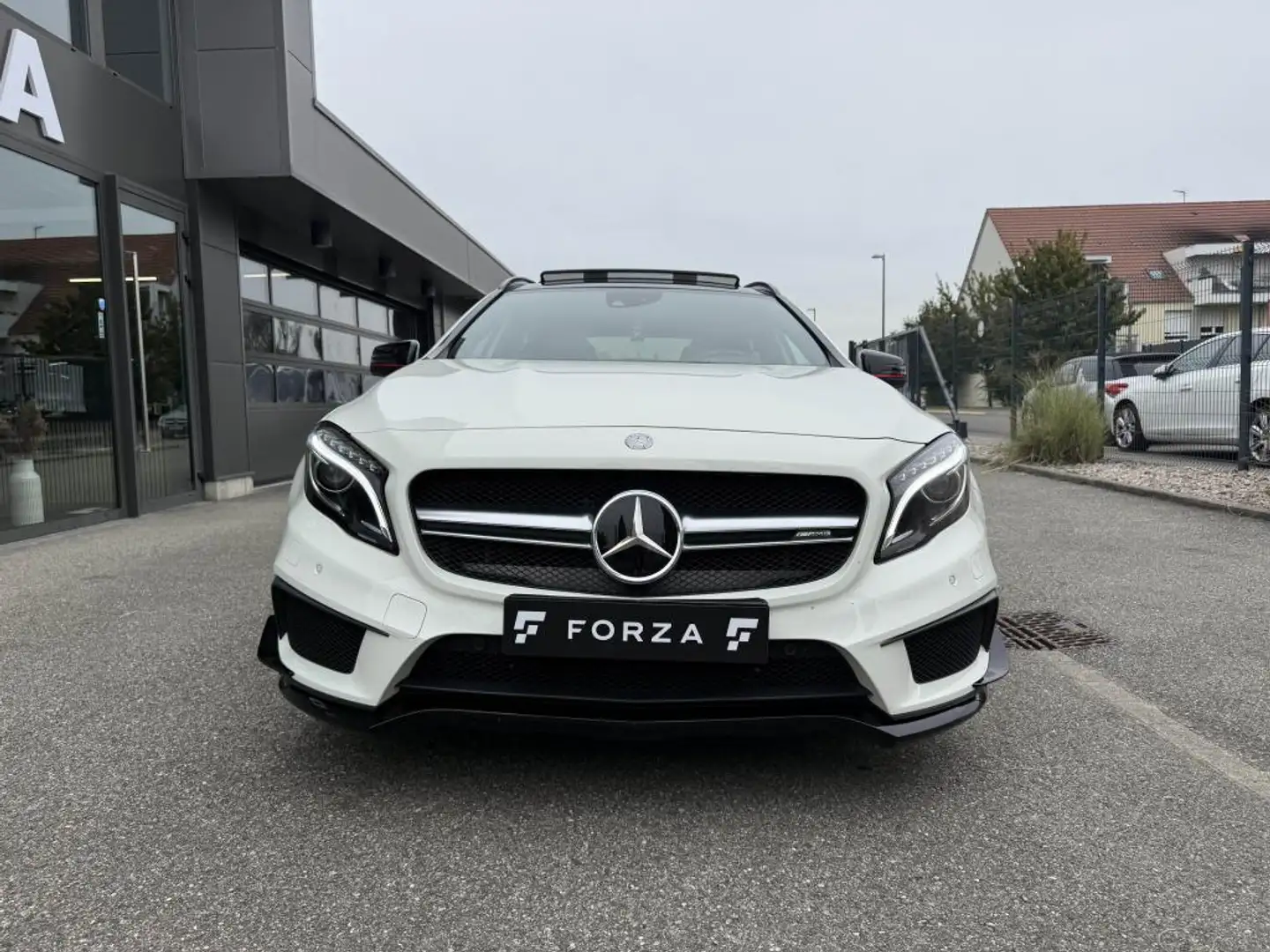 Mercedes-Benz GLA 45 AMG GLA 45 - BV Speedshift DCT  - X156 AMG 4-Matic Blanc - 2