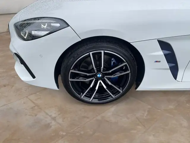 BMW Z4 view 2