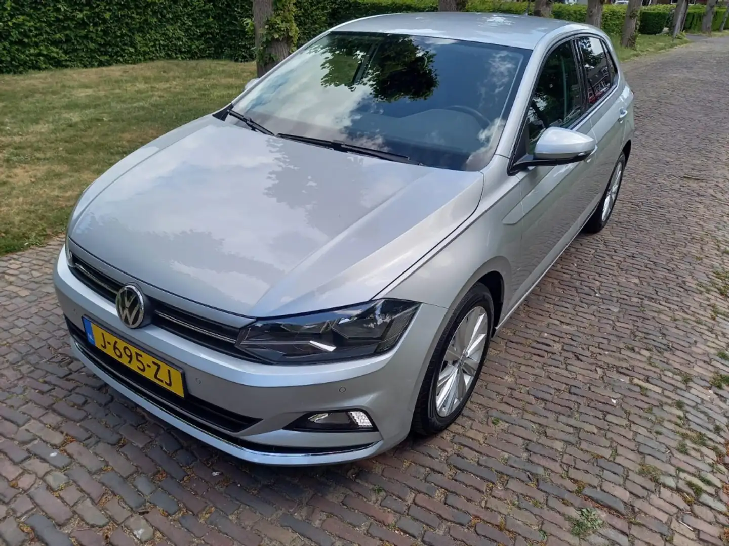 Volkswagen Polo 1.0 TSI Highline Grijs - 1