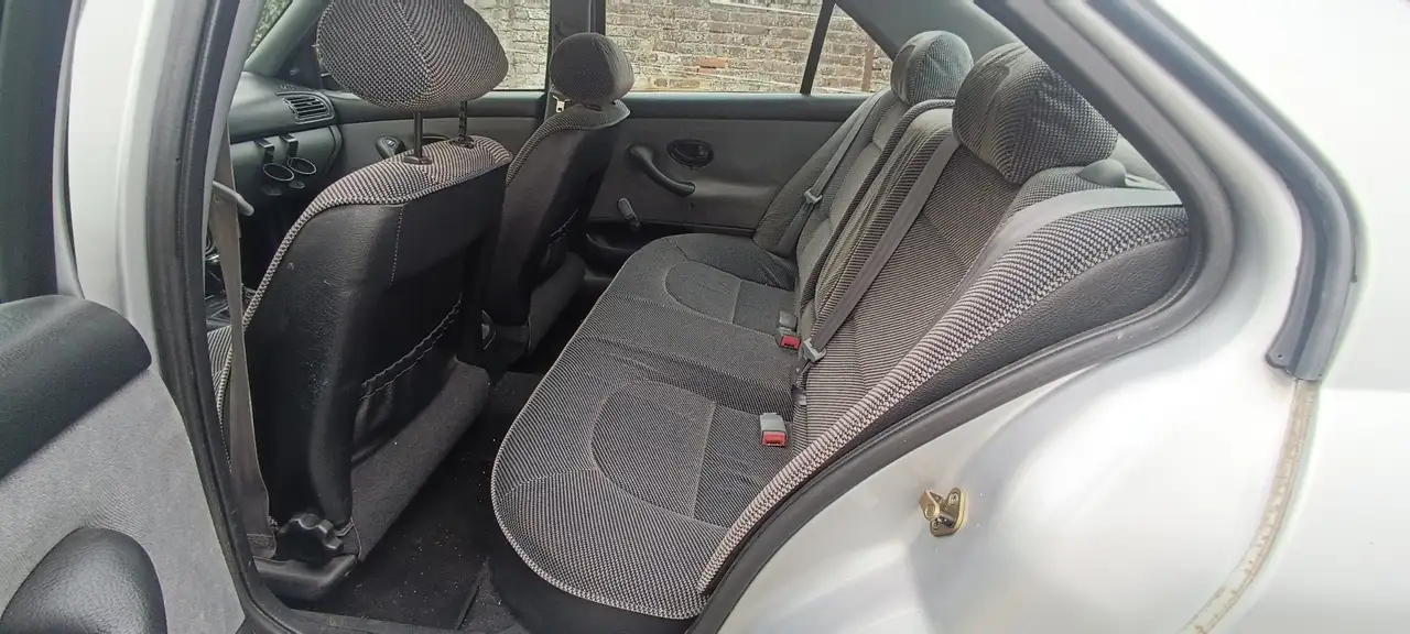 Peugeot 406 1.9 TD ZENITH, foto 9