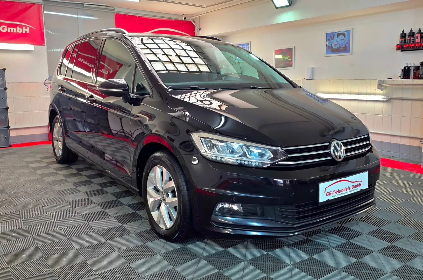Volkswagen Touran 2.0 TDI  LED Navi DSG 7-Sitze ACC Schwarz - 2
