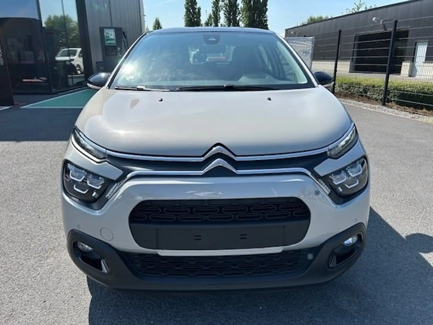 Citroen C3 PureTech Shine S&S EAT6 Beige - 2