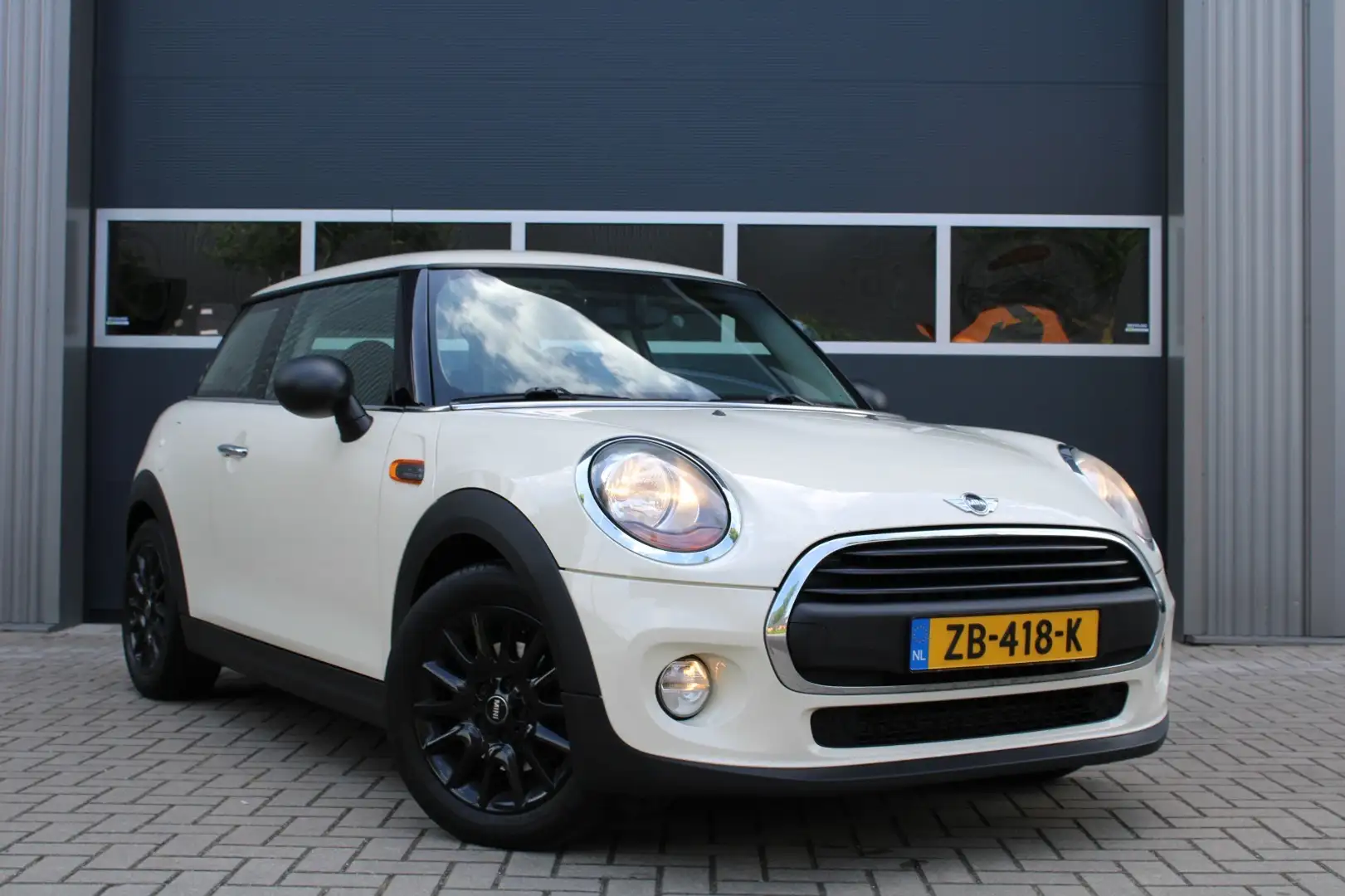 MINI One 1.2 2015 55 KW Pepper White | Airco | Radio Wit - 1