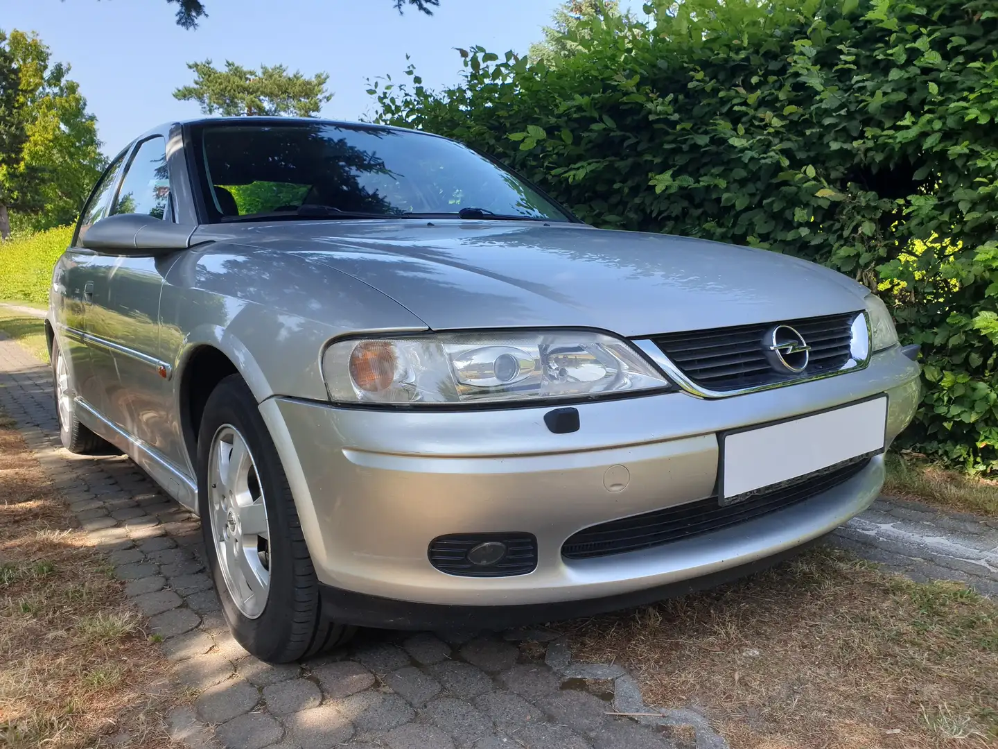 Opel Vectra Vectra 1.8i 16V Lim. Klimaautom. Xenon AHK NSW Argent - 1