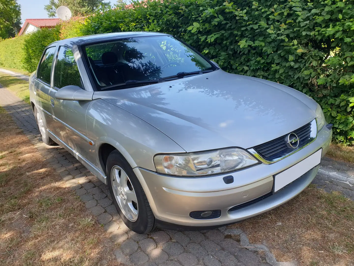 Opel Vectra Vectra 1.8i 16V Lim. Klimaautom. Xenon AHK NSW Argent - 2