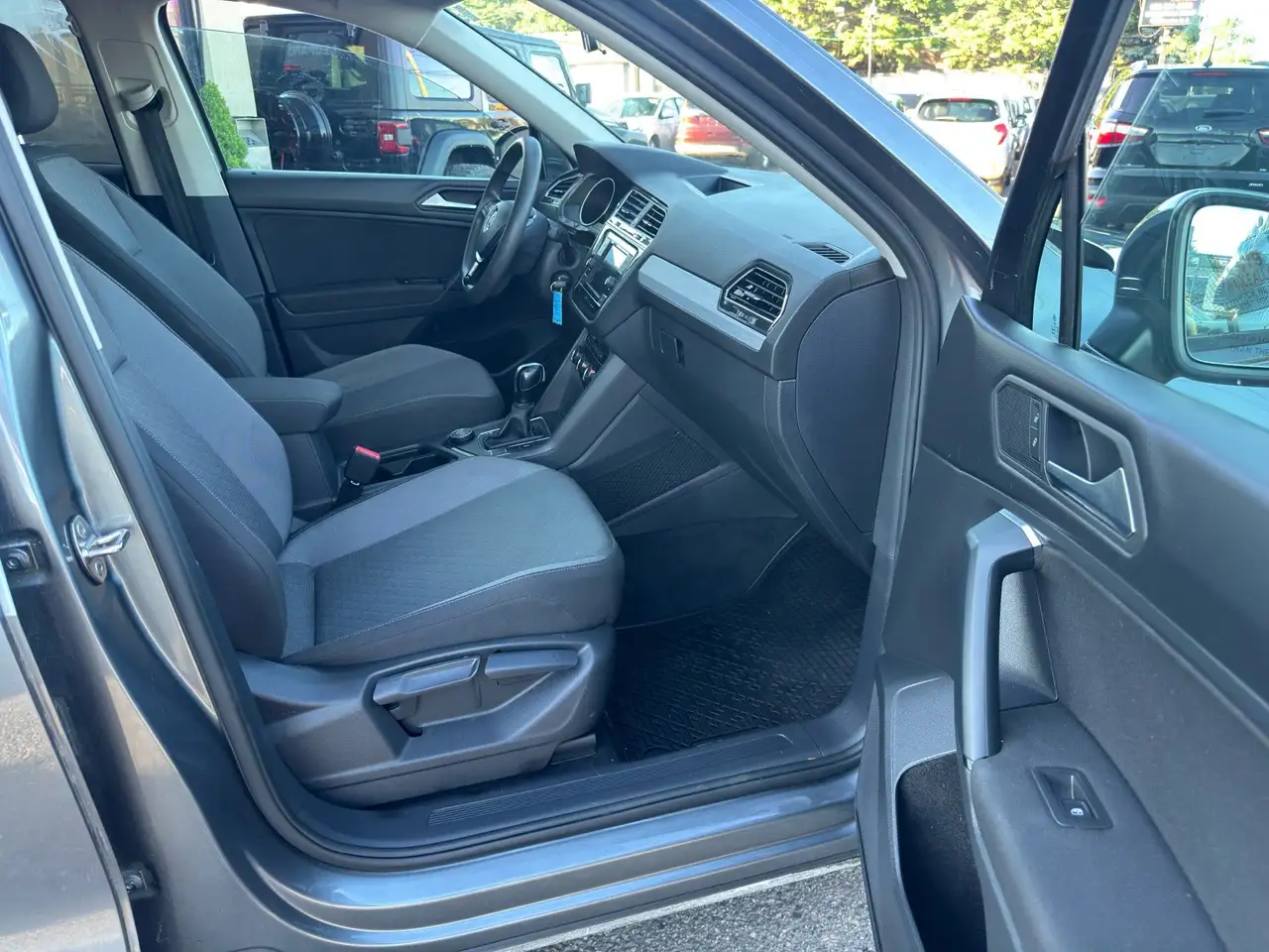 Volkswagen Tiguan снимка Volkswagen Tiguan