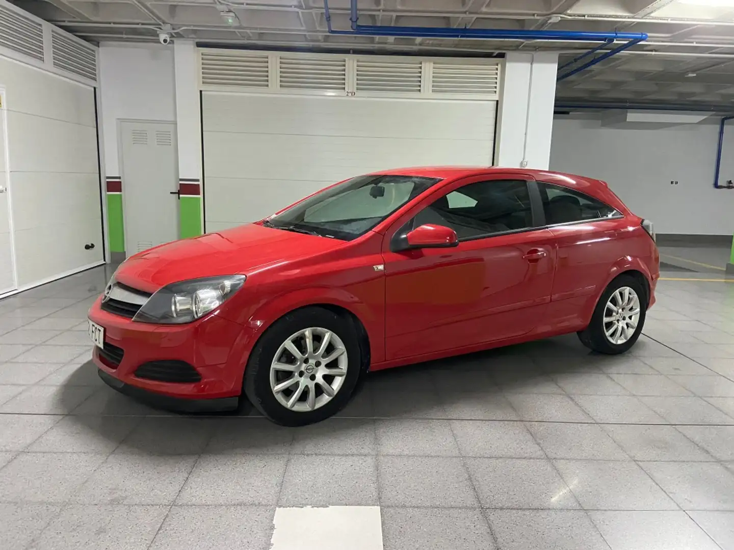 Opel Astra GTC 1.4 Enjoy Rojo - 1