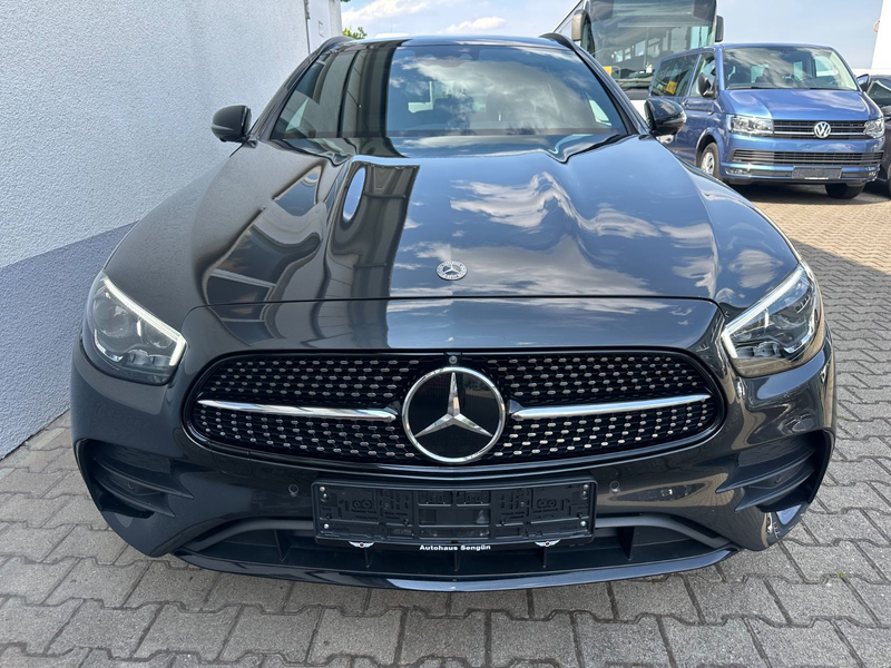 Mercedes-Benz E 300 de AMG Pano/Memorey/Multibeam/Leder Nappa