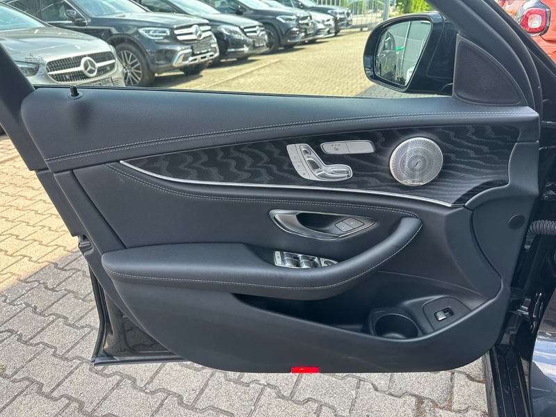 Mercedes-Benz E 300 de AMG Pano/Memorey/Multibeam/Leder Nappa — photo 10