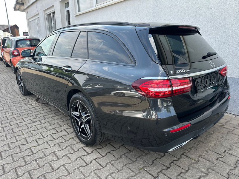 Mercedes-Benz E 300 de AMG Pano/Memorey/Multibeam/Leder Nappa — photo 4