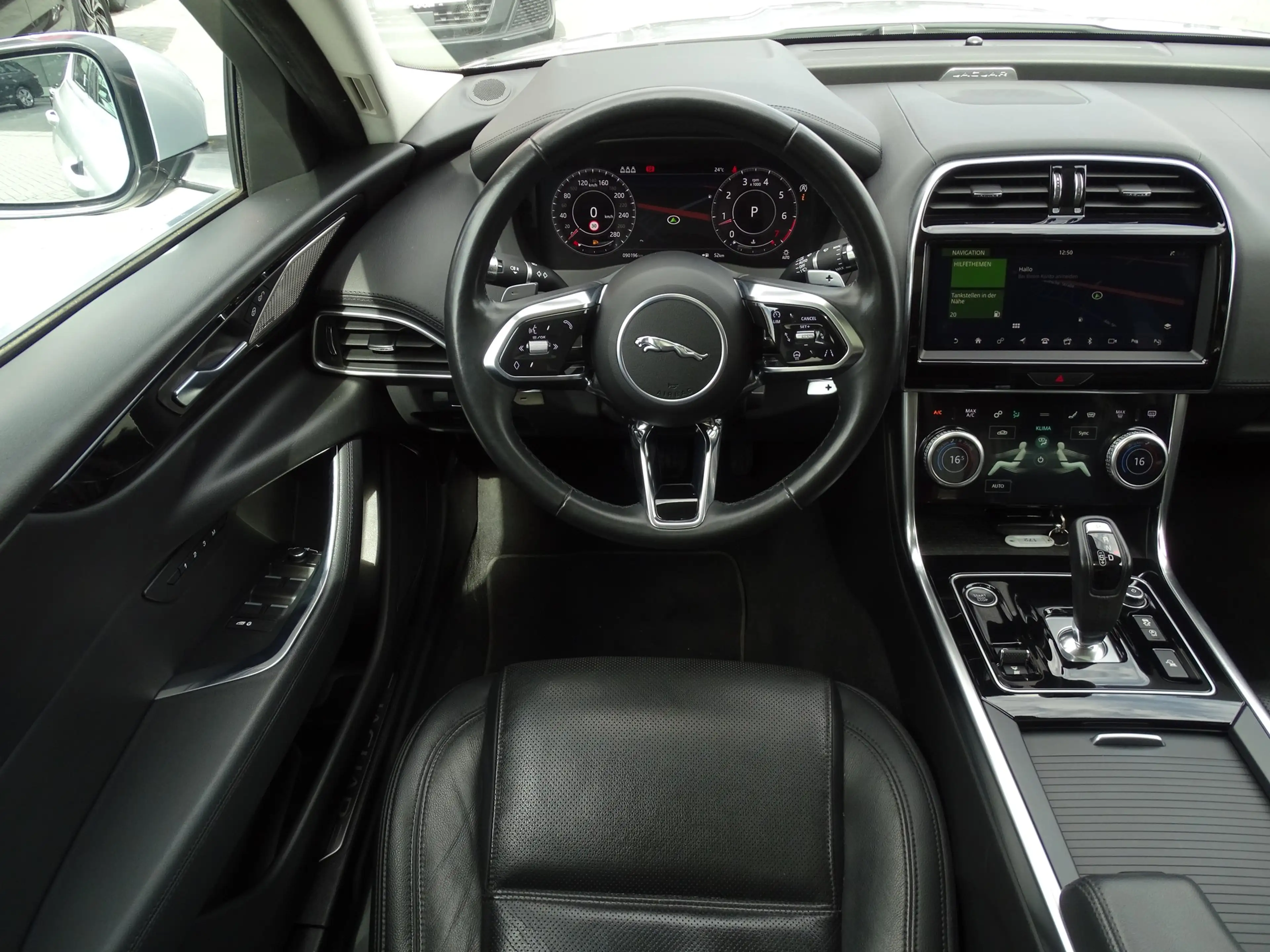 Jaguar XE 2.0 HSE Aut. LED Navi ACC Virtual Cockpit — photo 10