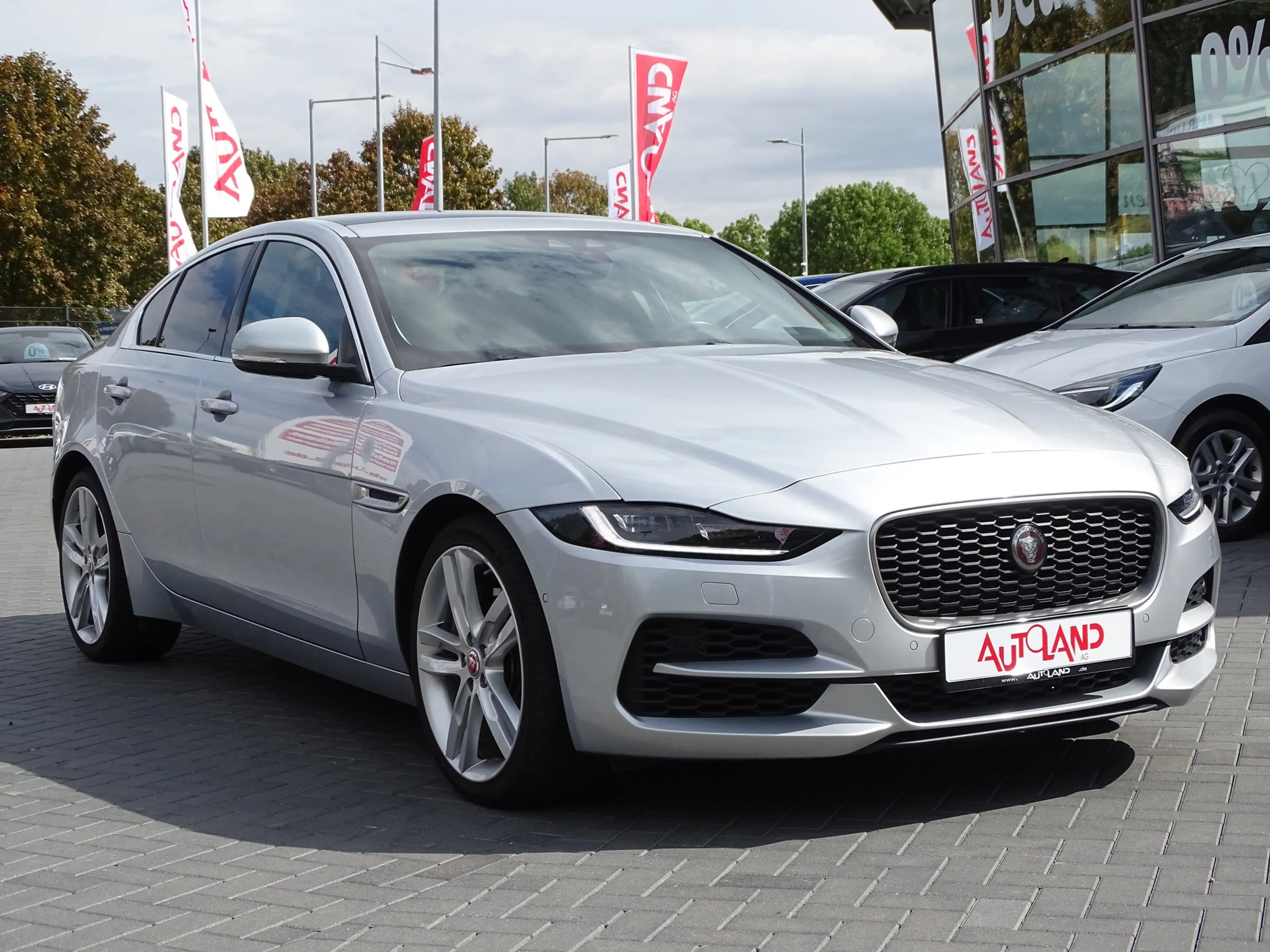 Jaguar XE 2.0 HSE Aut. LED Navi ACC Virtual Cockpit — photo 7