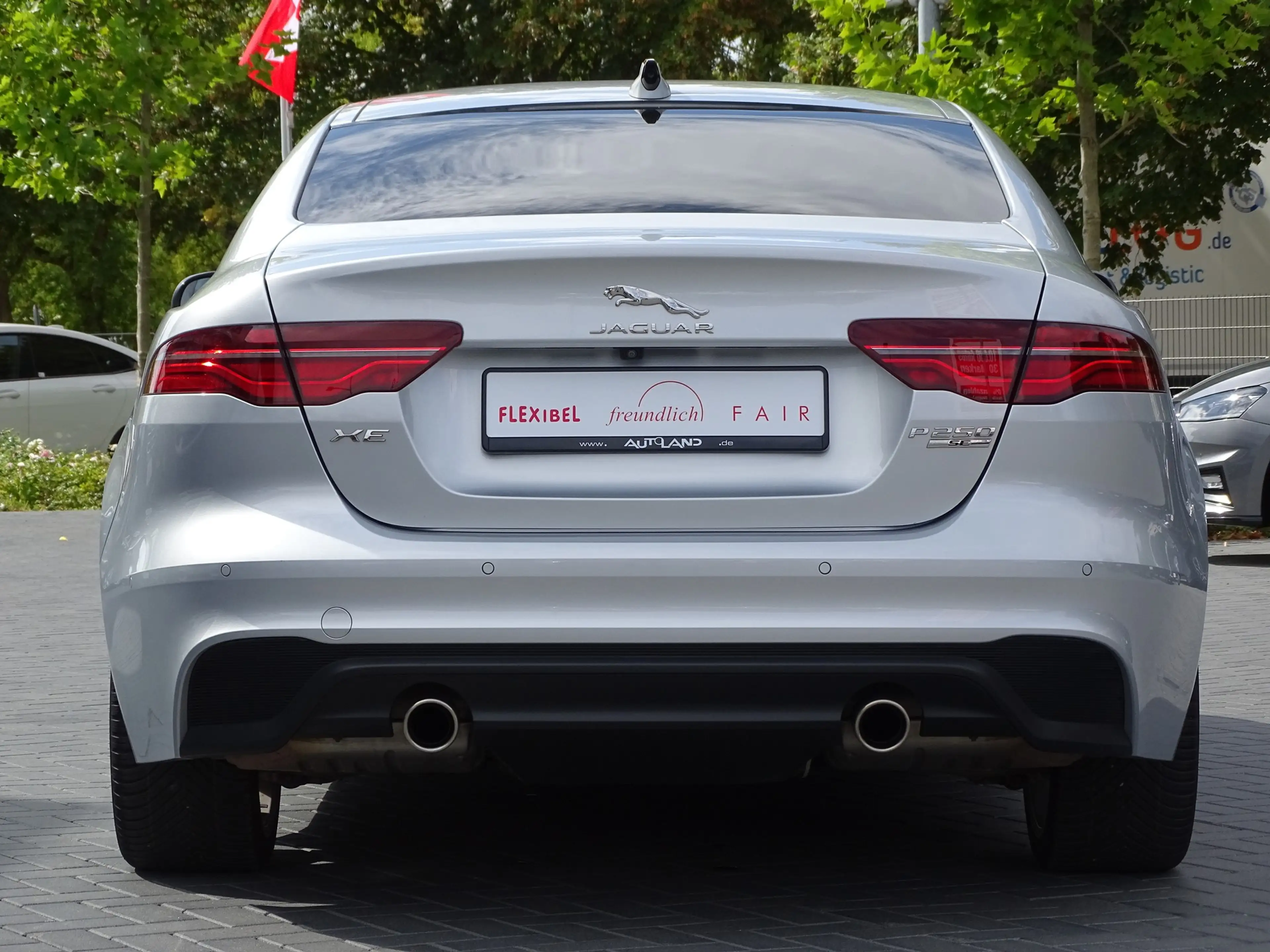 Jaguar XE 2.0 HSE Aut. LED Navi ACC Virtual Cockpit — photo 4