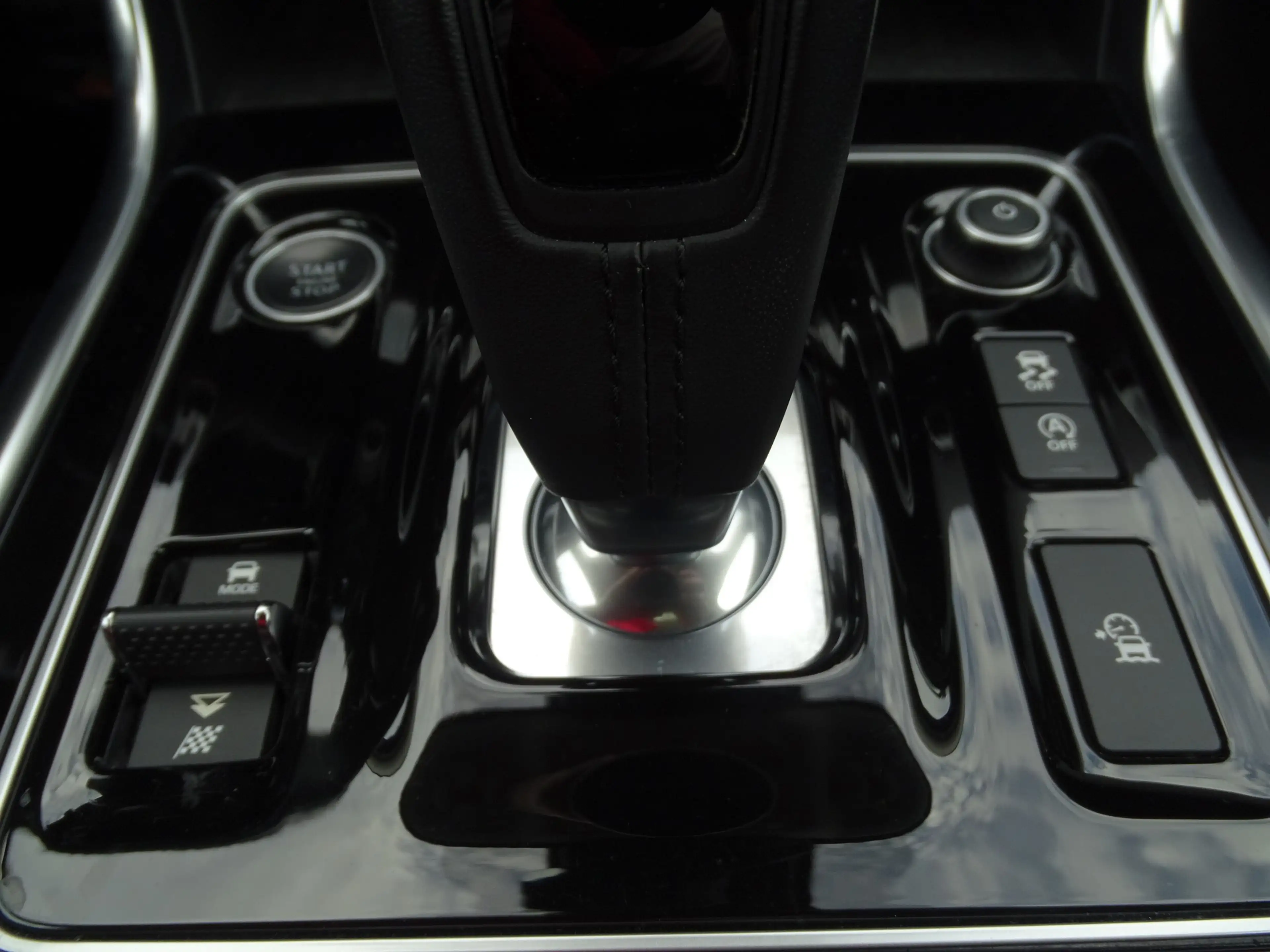 Jaguar XE 2.0 HSE Aut. LED Navi ACC Virtual Cockpit — photo 15