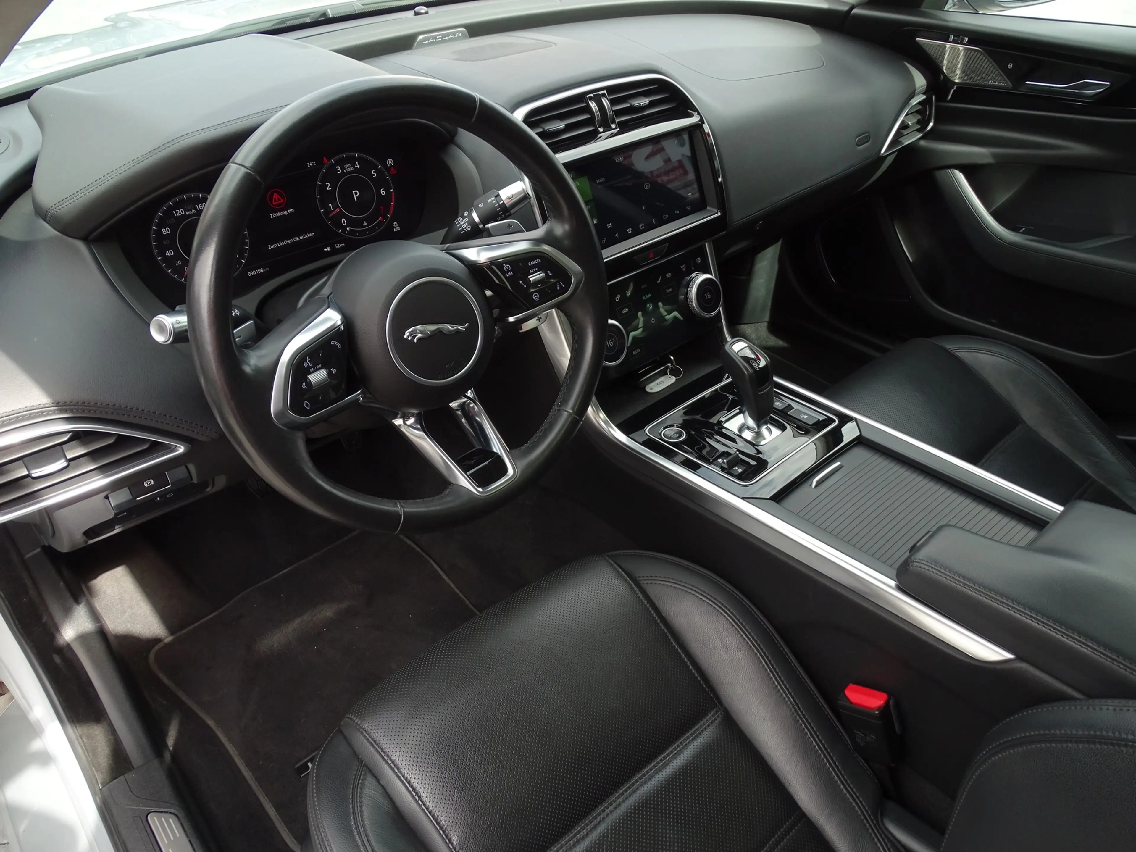 Jaguar XE 2.0 HSE Aut. LED Navi ACC Virtual Cockpit — photo 8