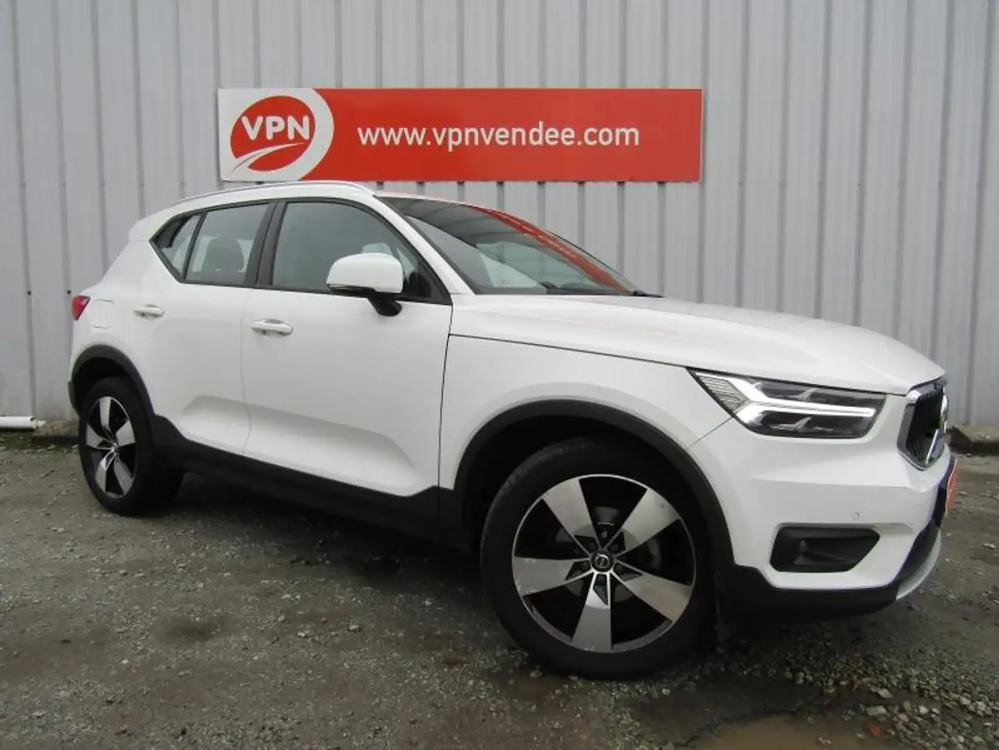 Volvo XC40 T2 129ch Business Geartronic 8 Blanc - 1