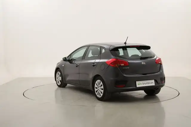 Kia Ceed view 3