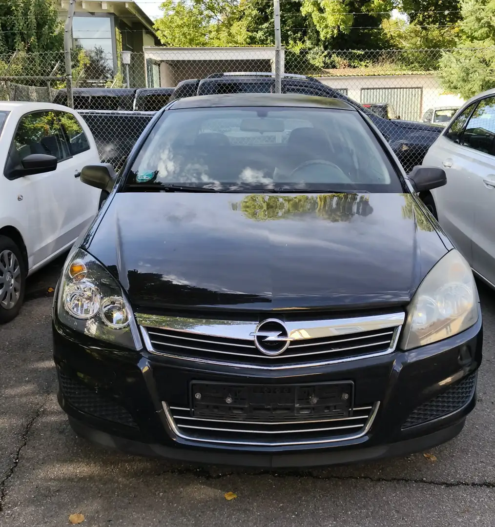 Opel Astra Basis Schwarz - 2