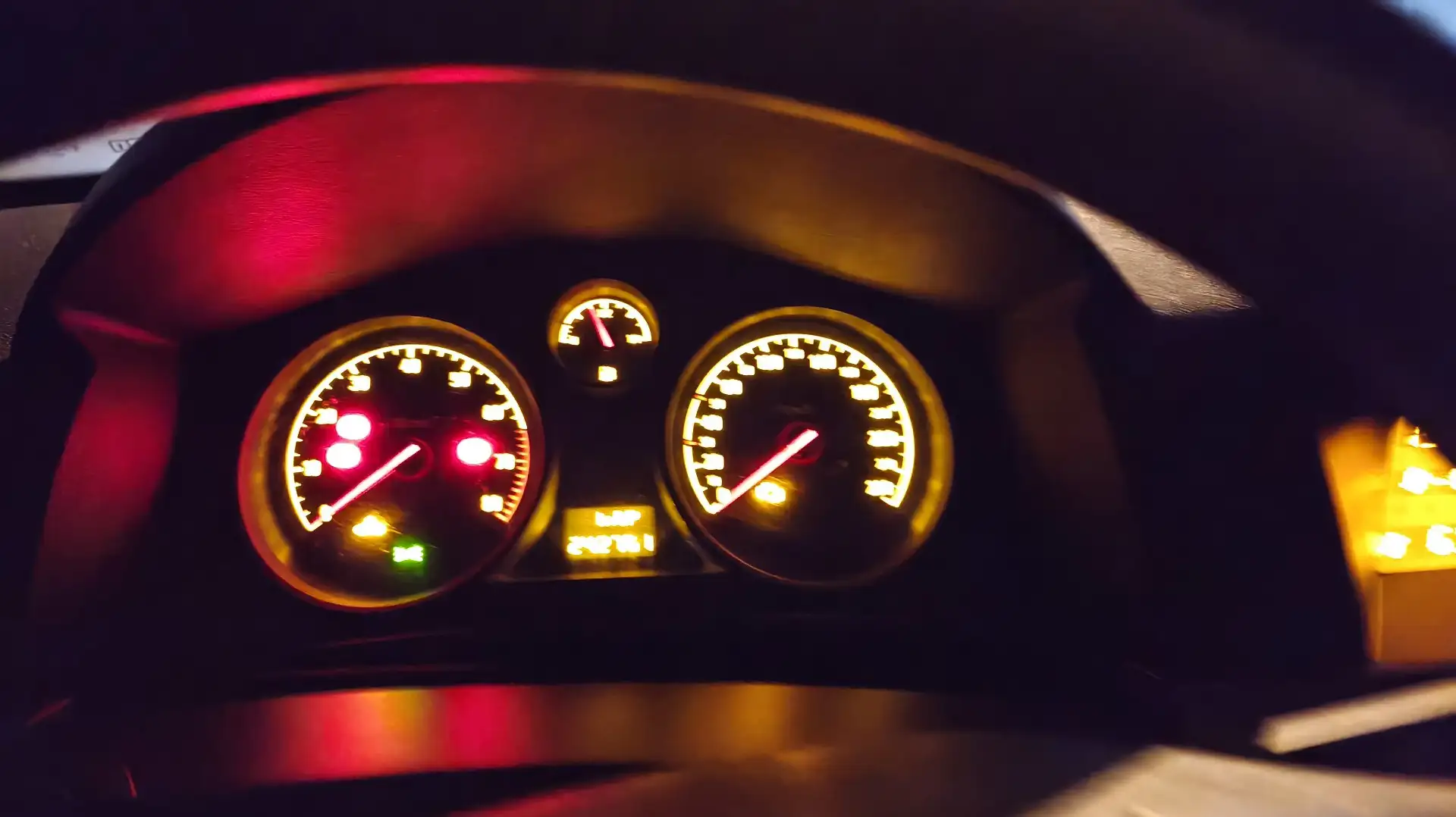 Opel Astra Basis Schwarz - 1