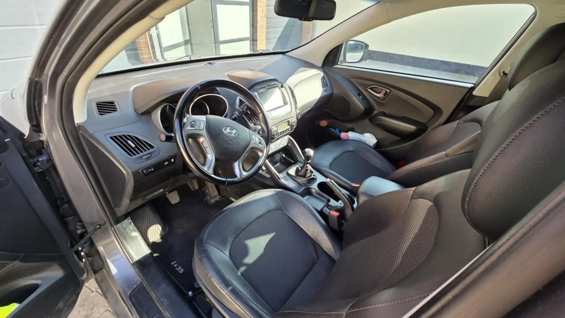 Hyundai iX35 iX35 1.7 CRDi 2WD Go! Grijs - 1