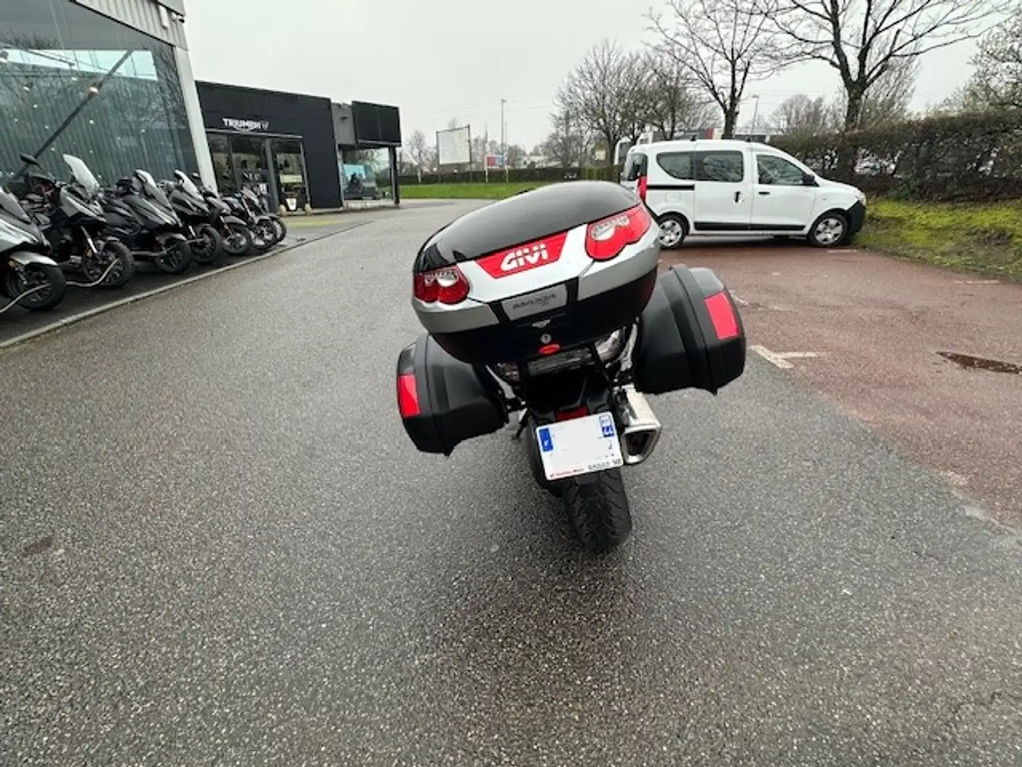 Honda DN-01 Rojo - 2