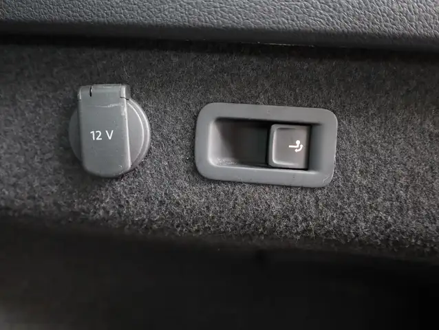 Volkswagen Passat view 13