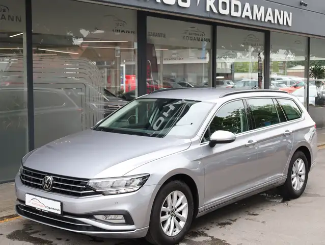 Volkswagen Passat view 5