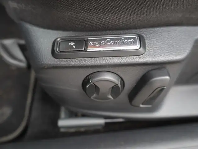Volkswagen Passat view 15