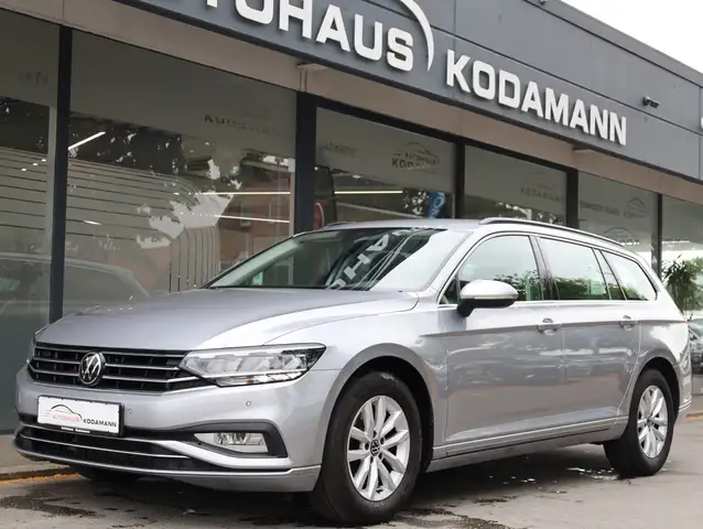 Volkswagen Passat view 6