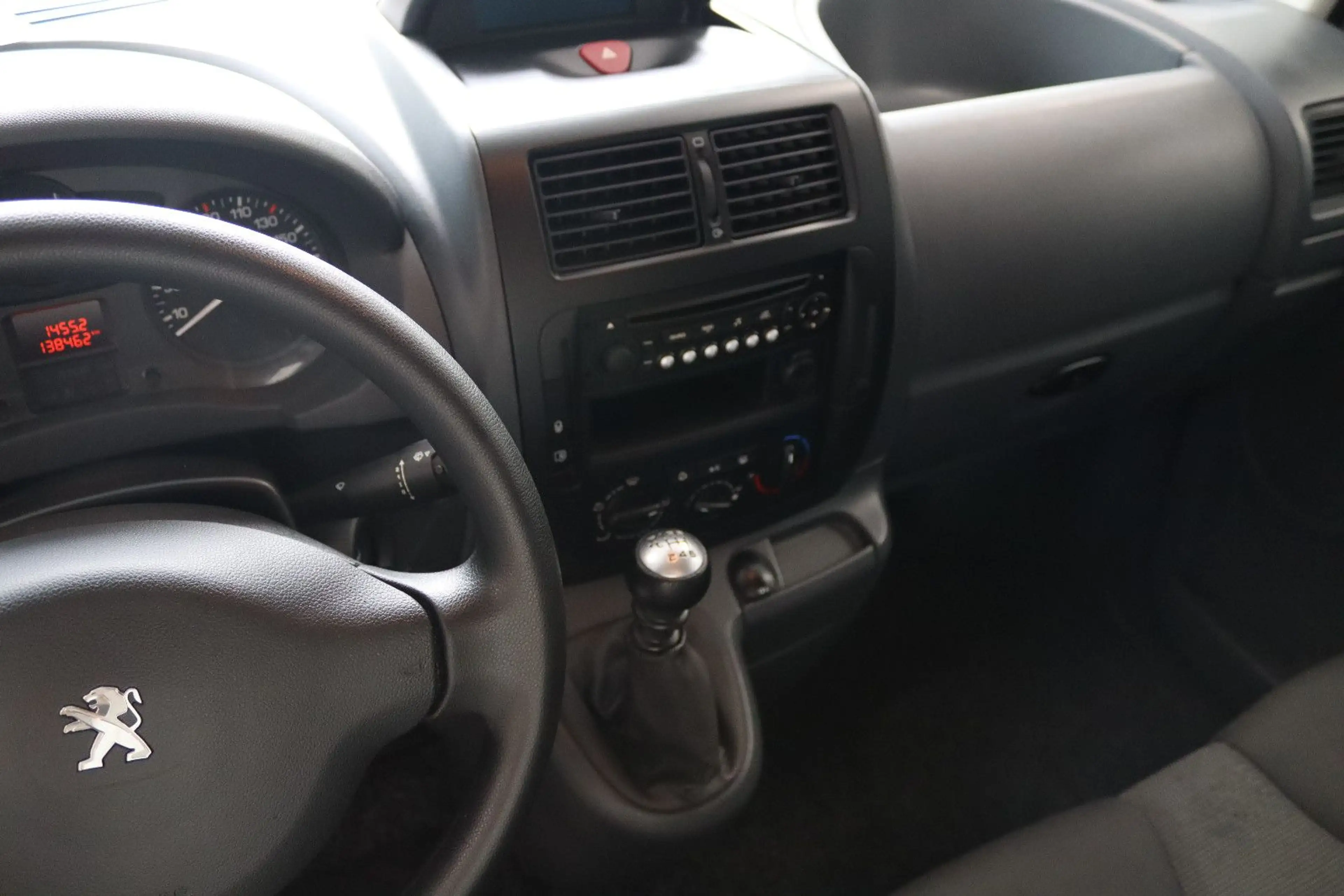 Peugeot Expert Bestattungswagen / Leichenwagen — photo 9
