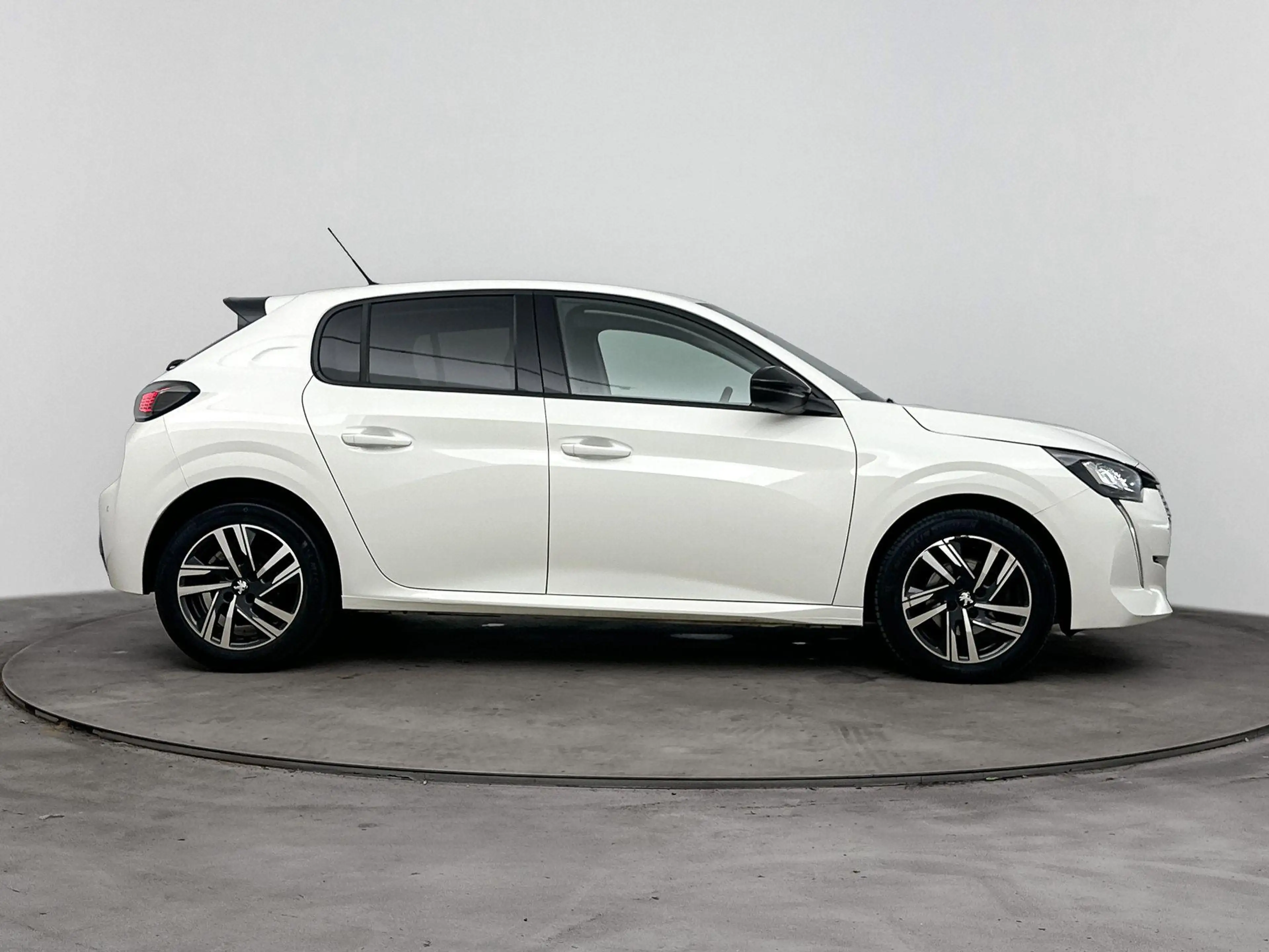 Peugeot 208 1.2 100pk Allure Pack | Automaat | Camera | Climat — photo 6