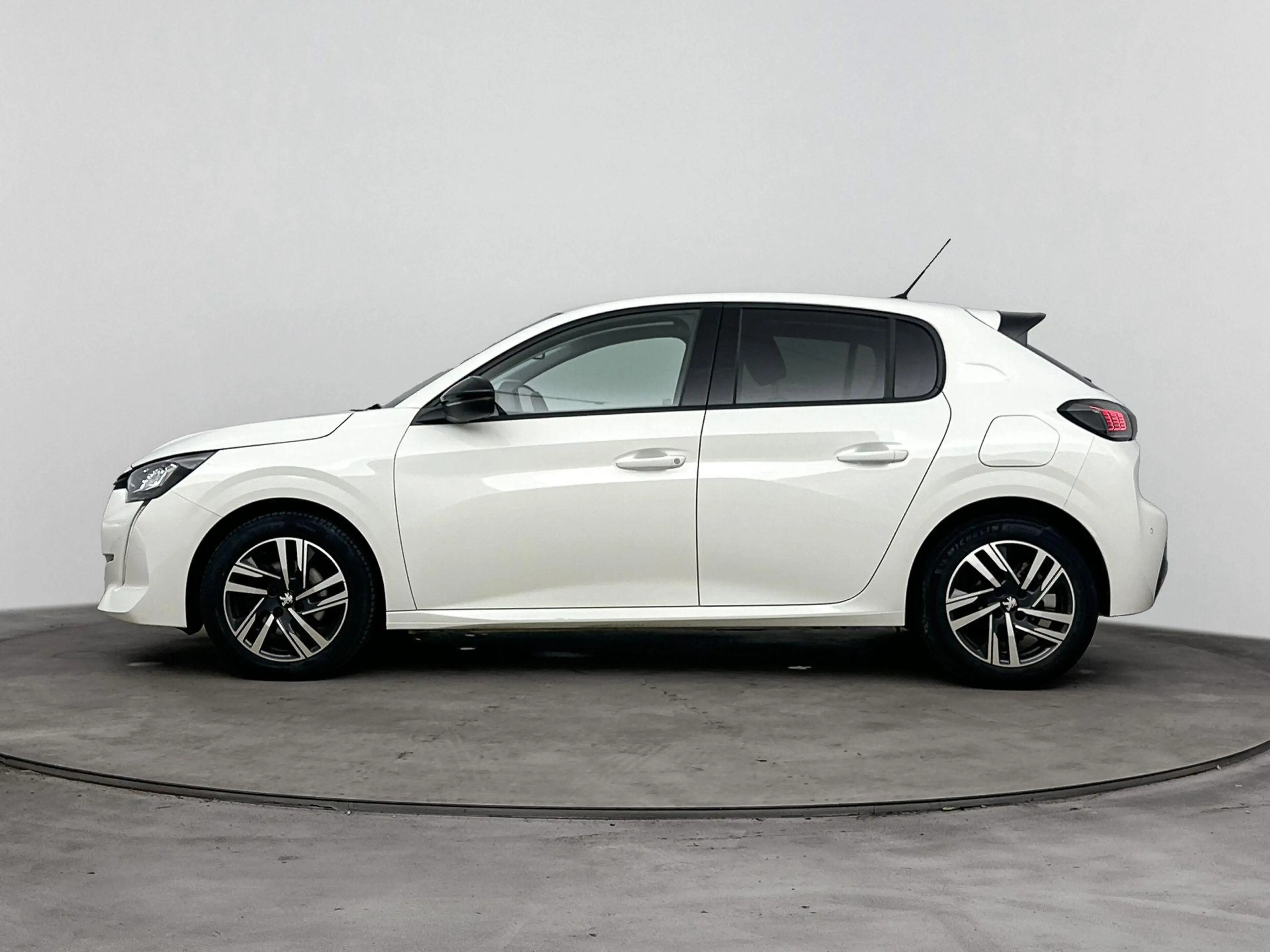 Peugeot 208 1.2 100pk Allure Pack | Automaat | Camera | Climat — photo 2