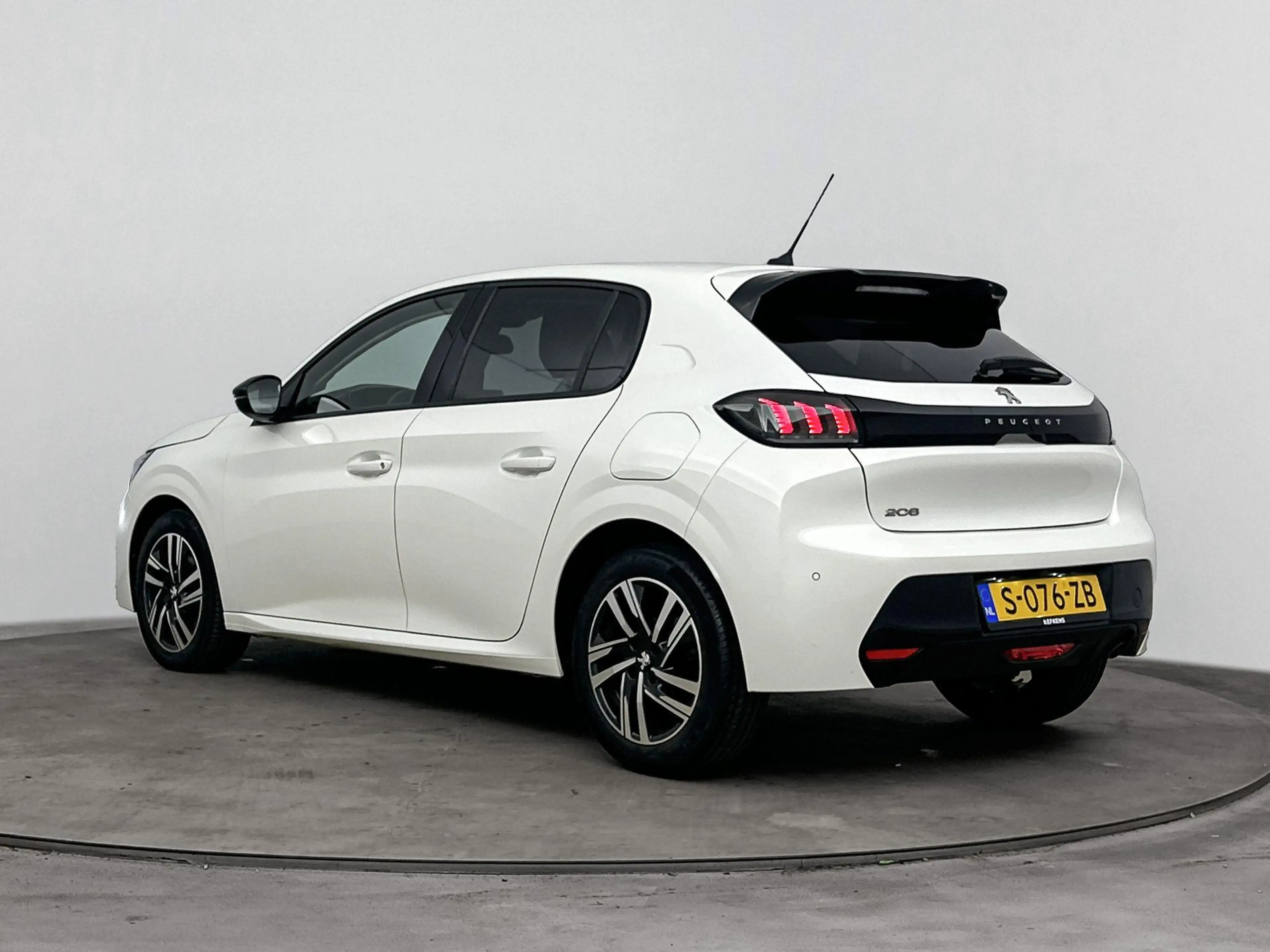 Peugeot 208 1.2 100pk Allure Pack | Automaat | Camera | Climat — photo 3