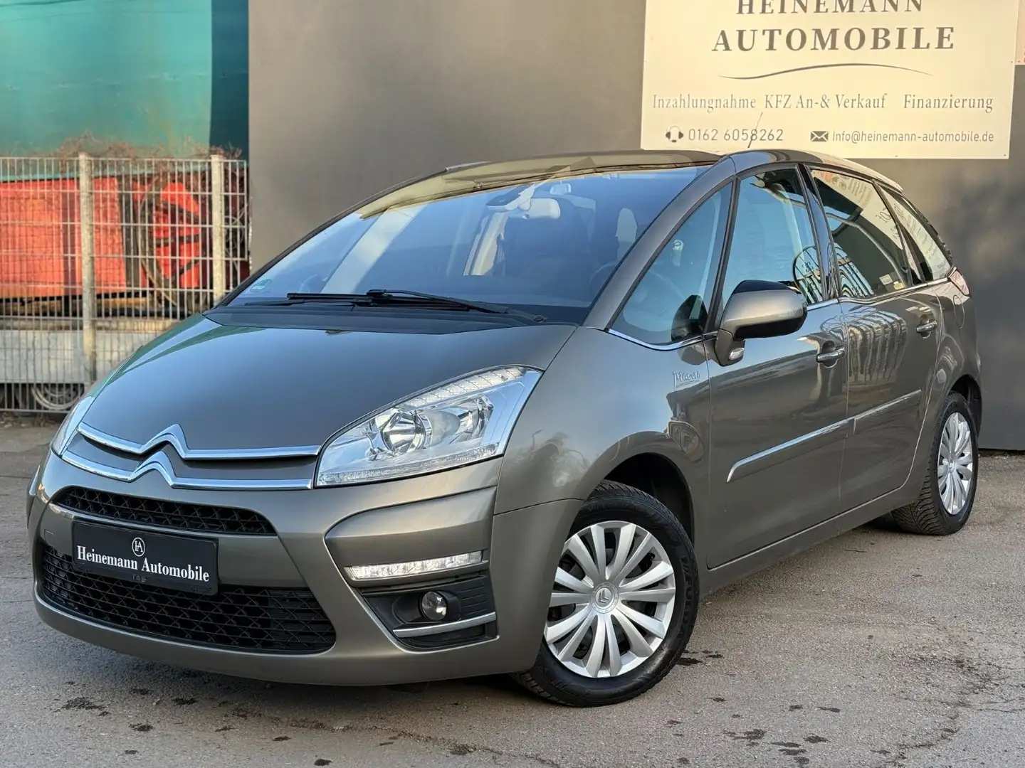 Citroen C4 Picasso HDi 110 Selection *HU/AU NEU*8FACH* Braun - 1
