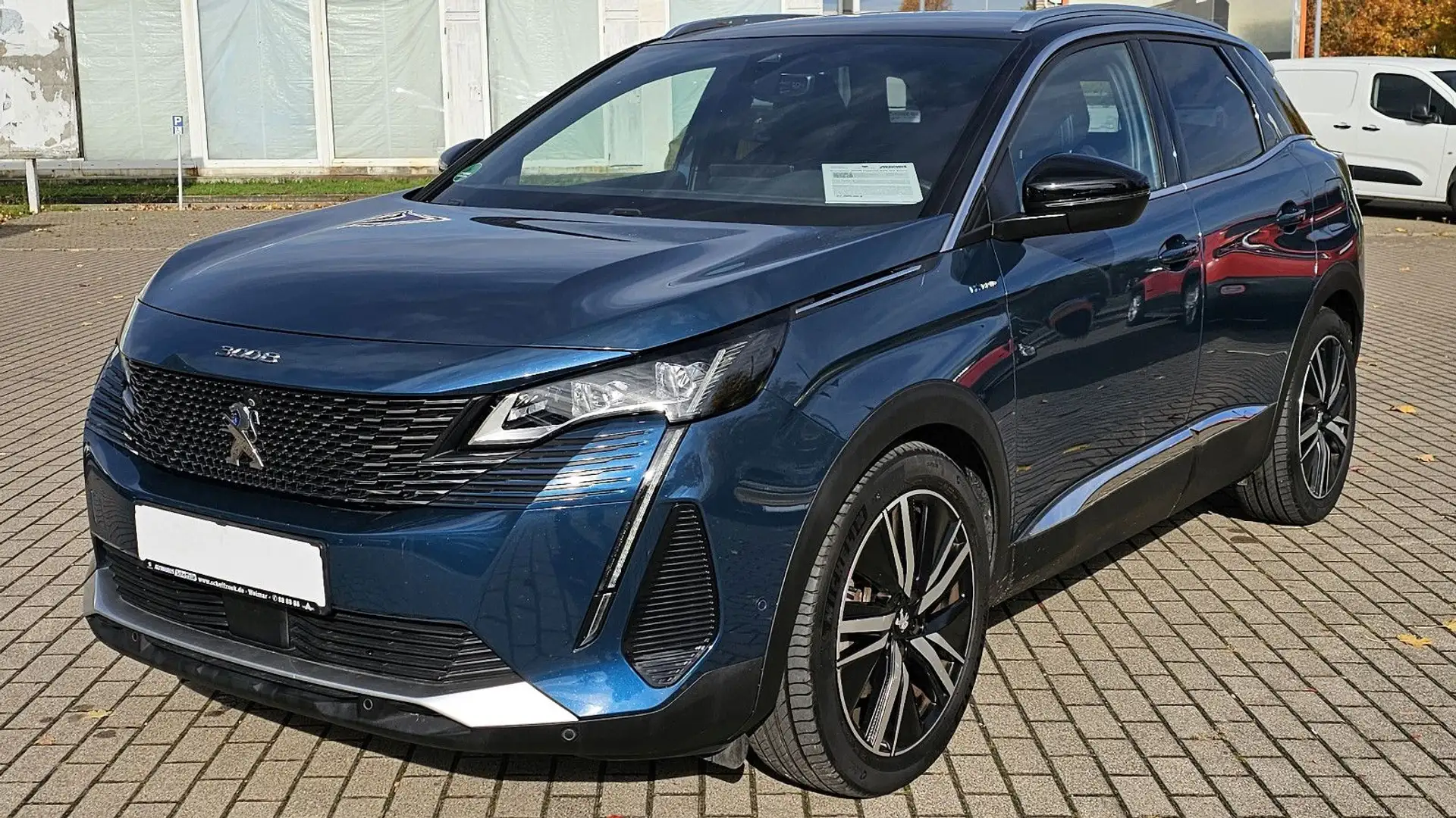 Peugeot 3008 Hybrid 225 GT Pack, Focal, AHK, Massage Blau - 1