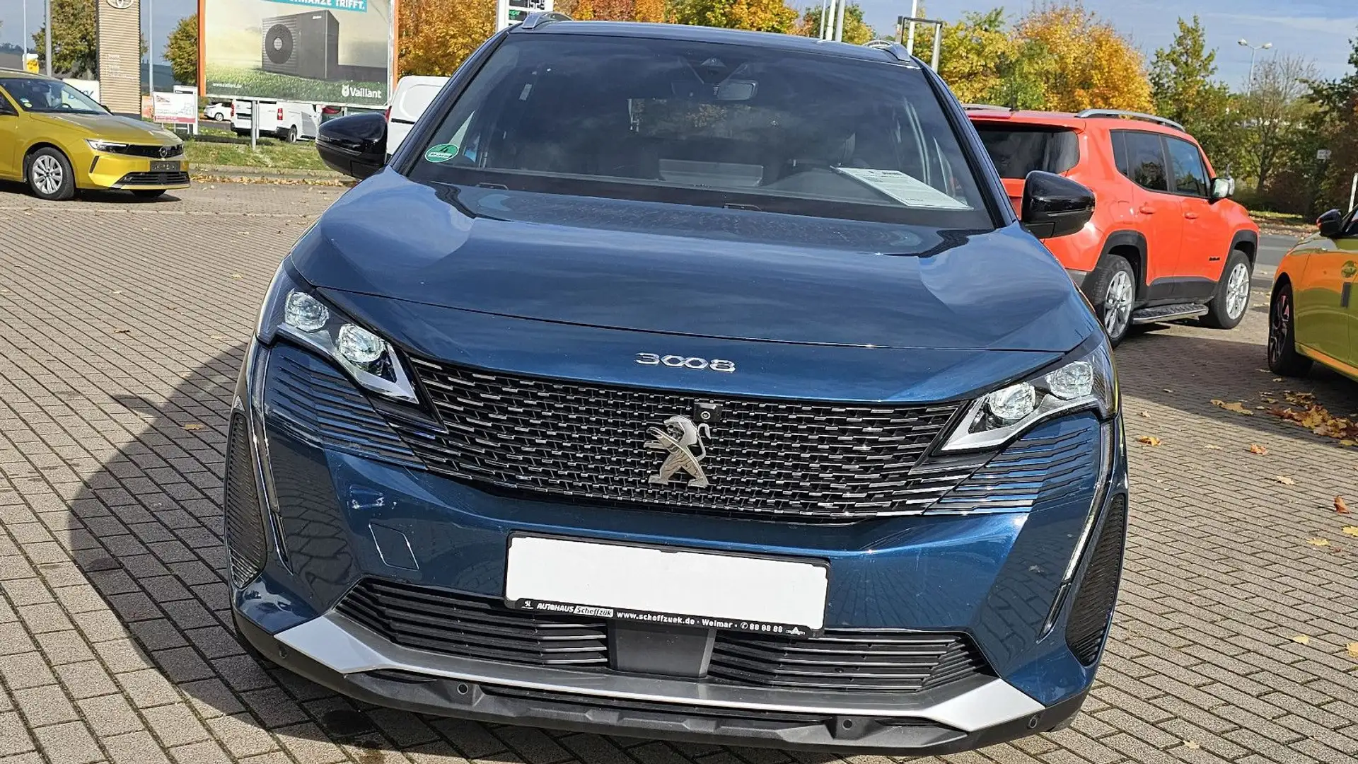 Peugeot 3008 Hybrid 225 GT Pack, Focal, AHK, Massage Blau - 2
