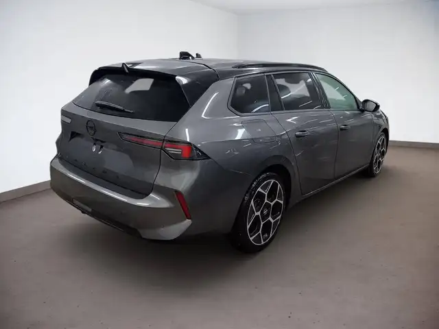 Opel Astra view 5