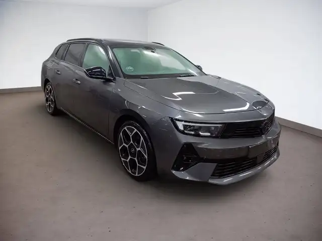 Opel Astra view 2