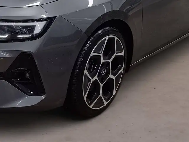 Opel Astra view 8