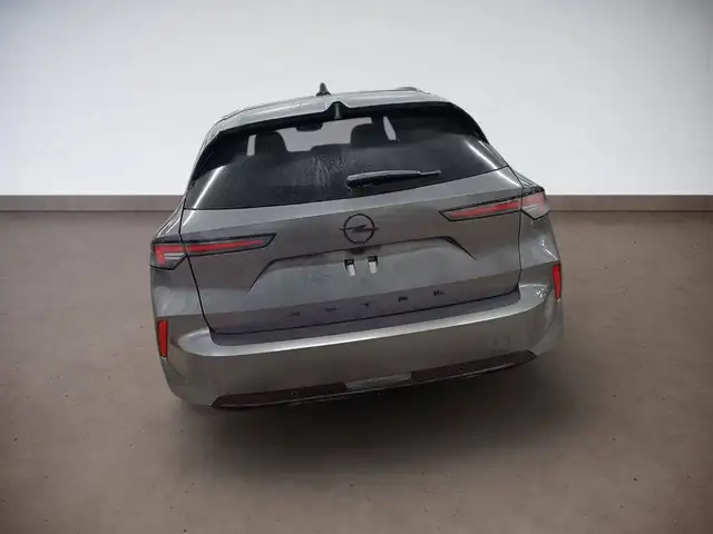 Opel Astra view 7