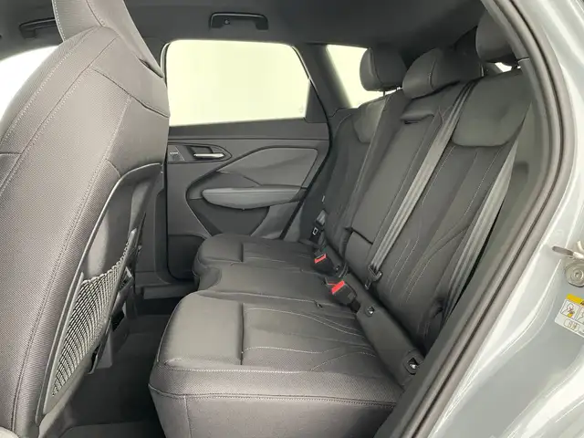 Audi Q3 view 11