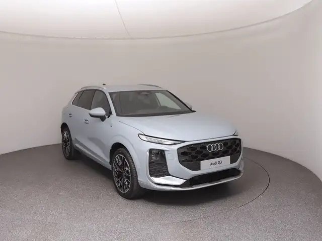 Audi Q3 view 2