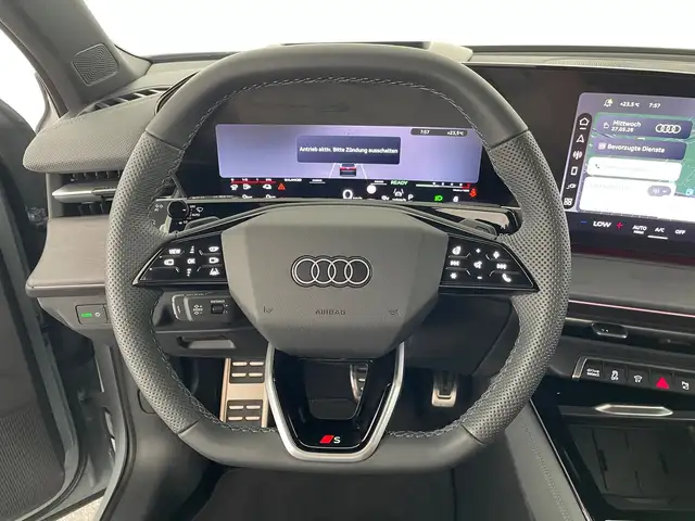 Audi Q3 view 13