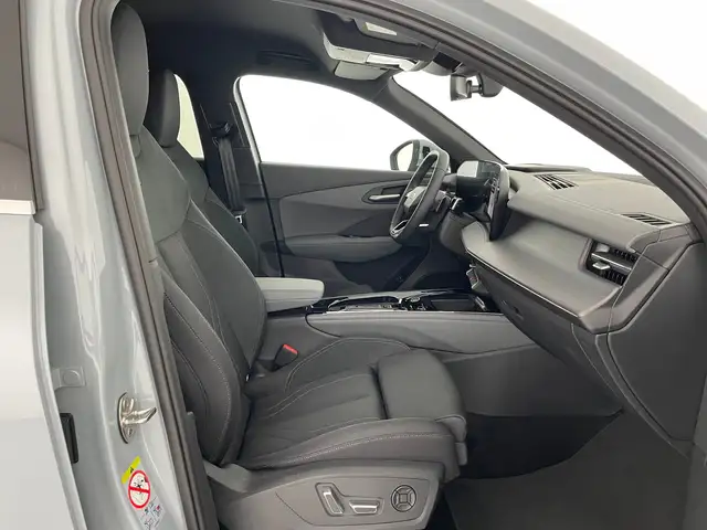Audi Q3 view 10