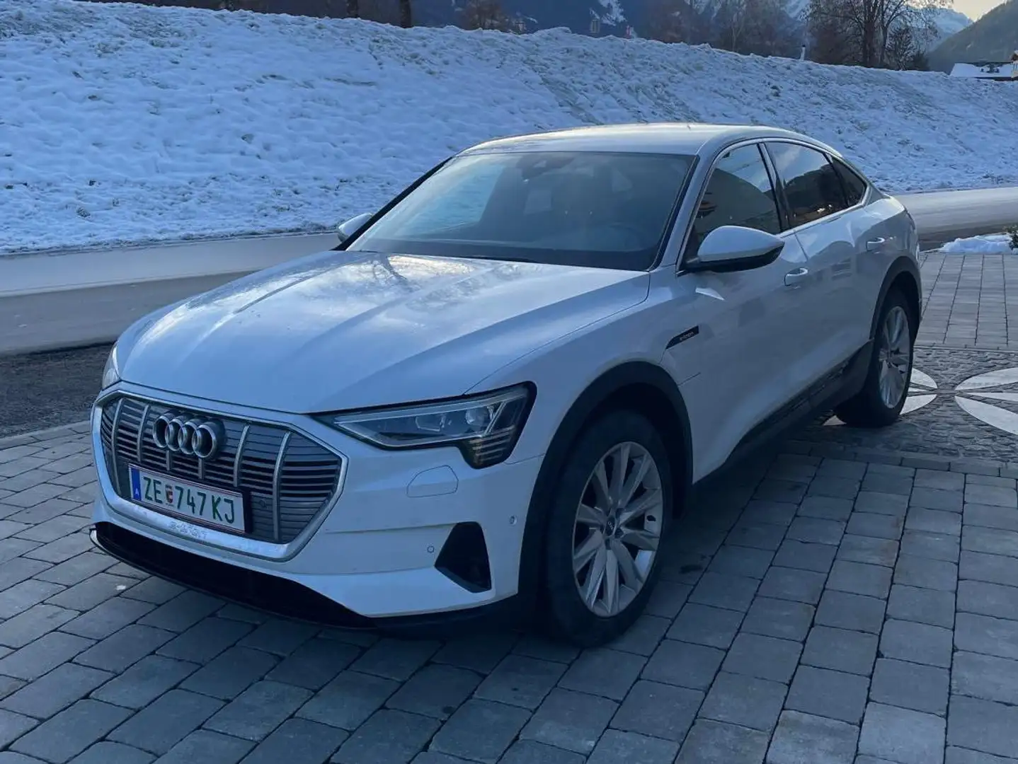Audi e-tron e-tron SB 55 quattro 95kWh S-line S-line Weiß - 1