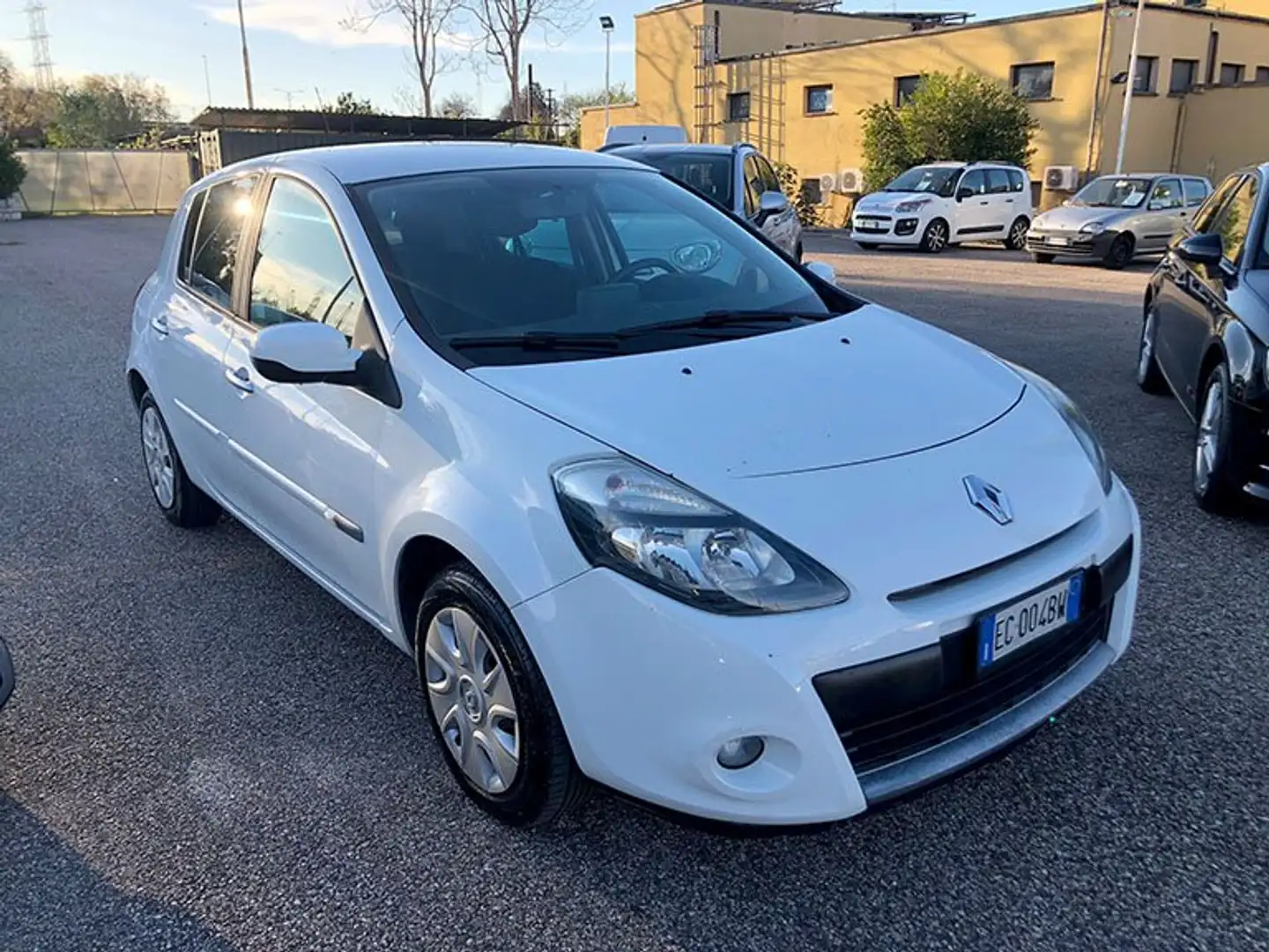Renault Clio 5p 1.2 16v Confort Gpl Bianco - 1