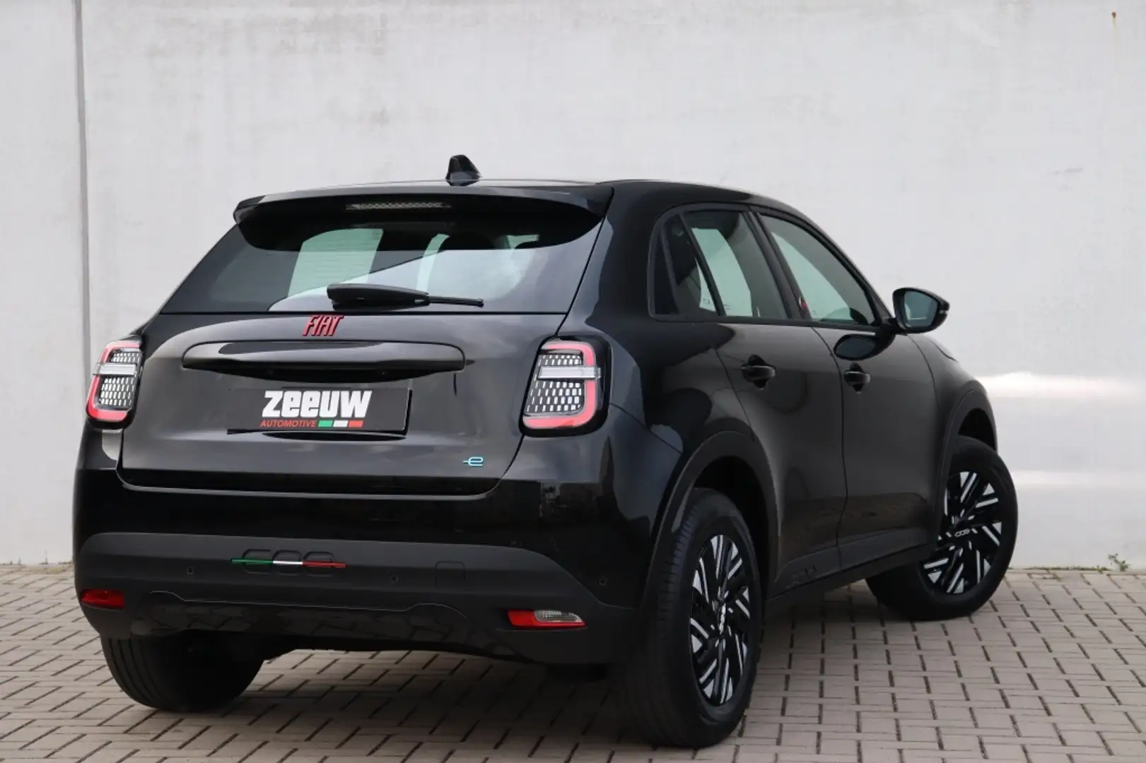 Fiat 600e RED 54 kWh | Carplay | Clima | Cruise | PDC Schwarz - 2