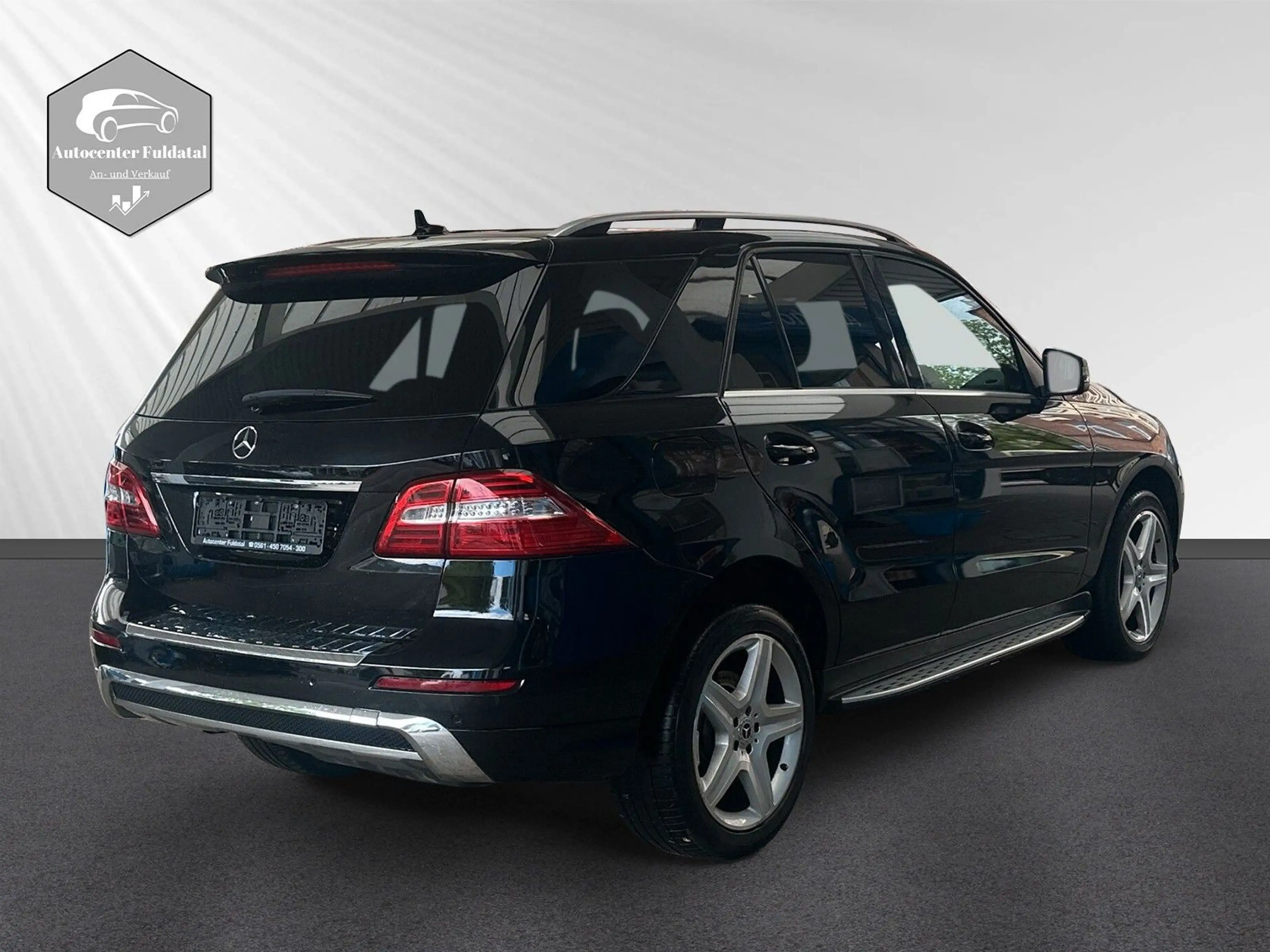 Mercedes-Benz ML 350 /Autom./ AHK/ Navi/Leder/PDC/AMG-Lin. — photo 7
